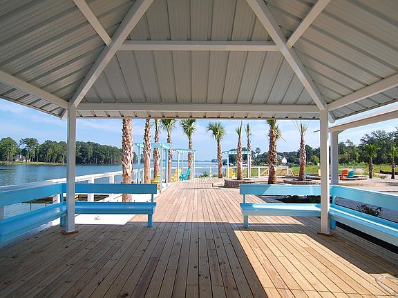 5th image of 637 Pinnacle Way