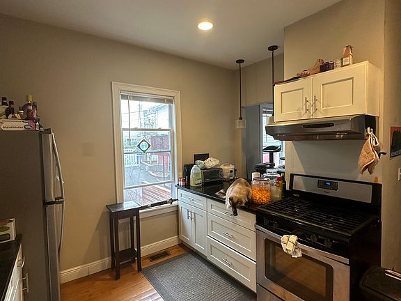 3rd image of 171 Walnut St APT 2