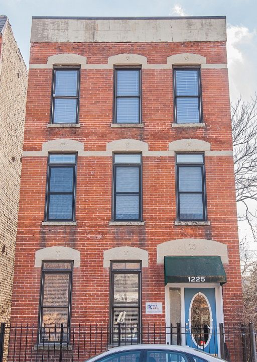 1st image of 1225 W Erie St #1