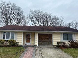 81 Holiday Park Dr, Centereach, NY 11720