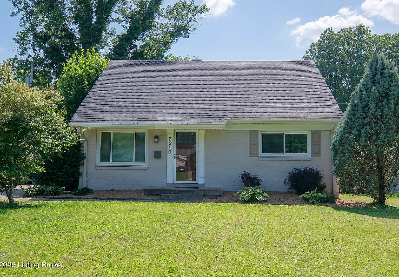4 bed, 1.5 bath, 1400 sqft, $2,200 — Photo 1
