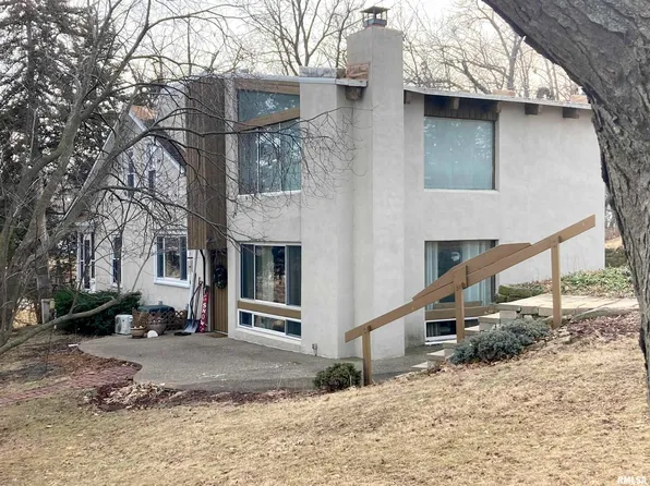 810 13th Ave N, Clinton, IA 52732