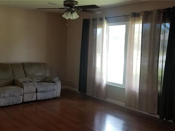 3rd image of 4633 Parnell Dr