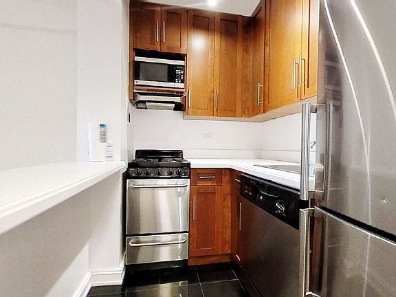 5th image of 305 W 13th St APT 2K