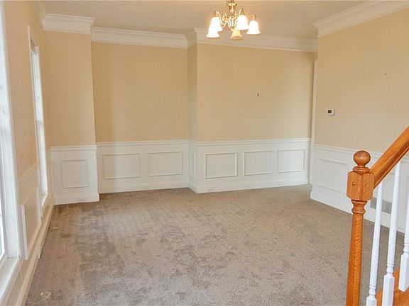 3rd image of 114 Woodgreen Dr