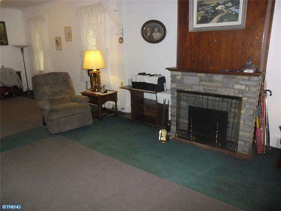 3rd image of 135 E Rockland St
