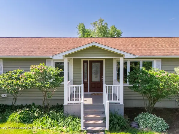 9271 W Burt Rd, Chesaning, MI 48655