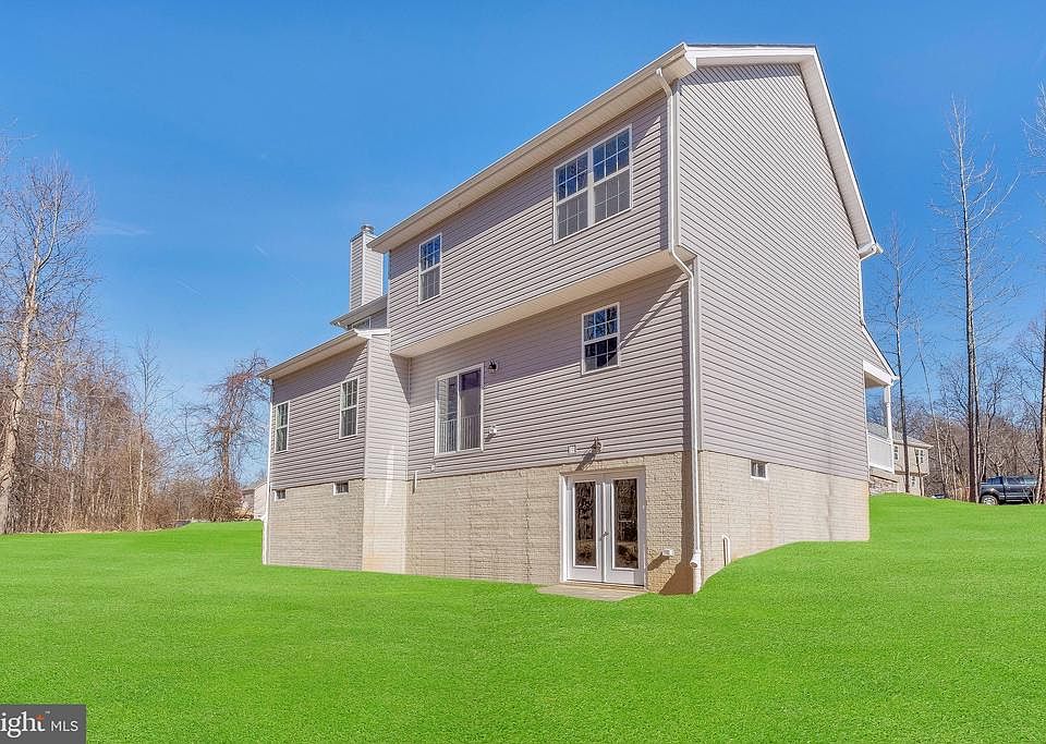 2nd image of 46220 Lisa Marie Ct