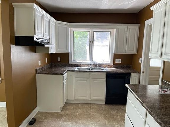 5th image of 1007 Oak Ln