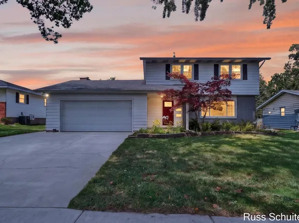 1496 Woodside Rd, Muskegon, MI 49441