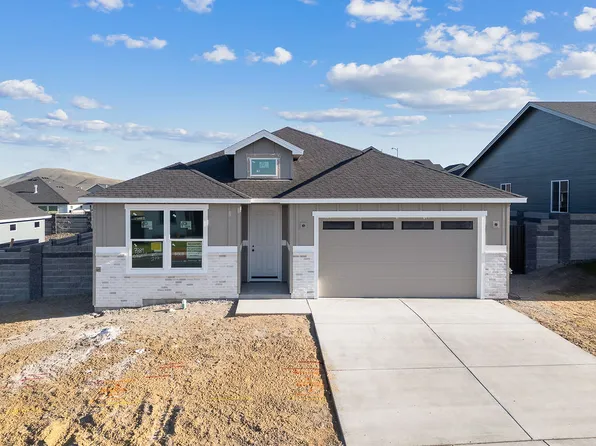 7889 Gilbert St, West Richland, WA 99353