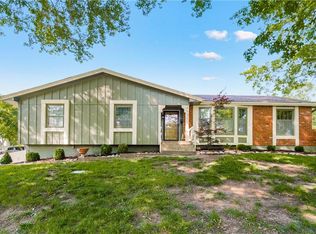 6930 W 101st St, Overland Park, KS 66212