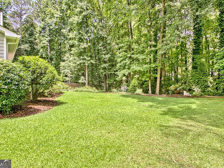 413 Deergrass Trl — Photo 33