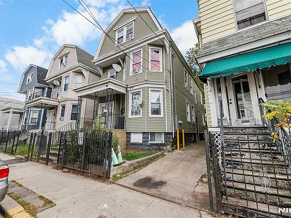 3rd image of 650 Grove St
