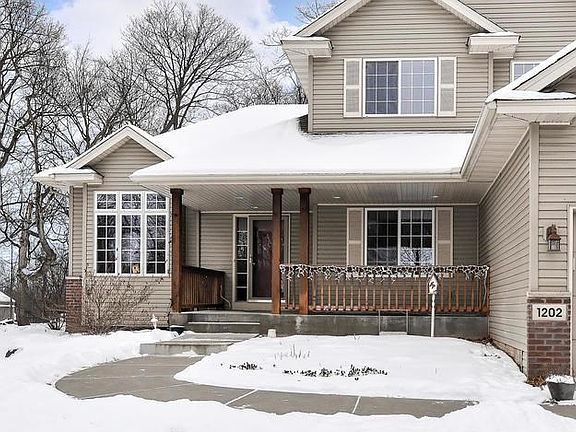 2nd image of 1202 Kensington Way