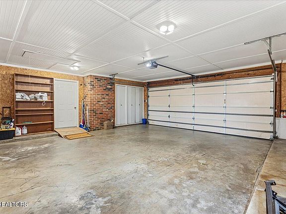 3rd image of 322 County Road 436