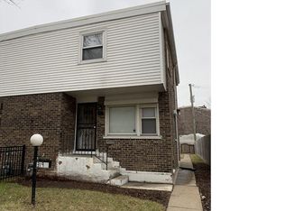 319 W Root St, Chicago, IL 60609