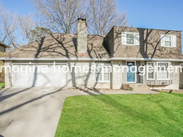 9411 Moody Park Dr, Overland Park, KS 66212