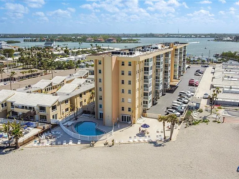 1255 Tarpon Center Dr #510 — Photo 4