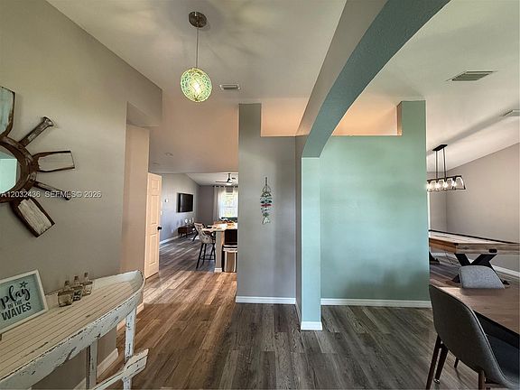 3rd image of 389 NE Surfside Ave