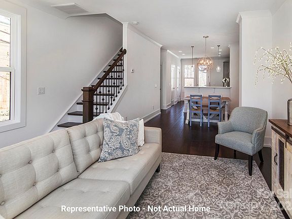 2nd image of 9929 Ansonborough Sq