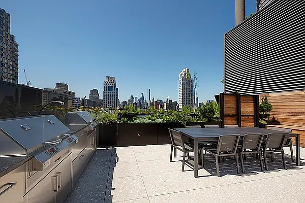 240 E 86th St #21I — Photo 2