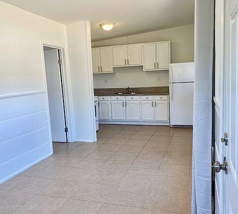 2nd image of 1419 N Hollywood Way #A