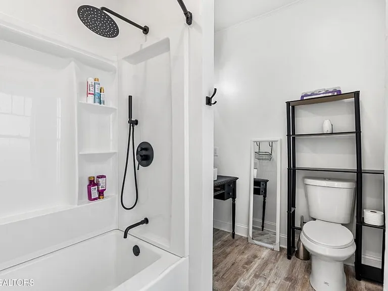 2919 Dempster St — Photo 9