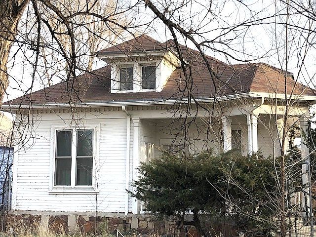 1st image of 931 Jackson St