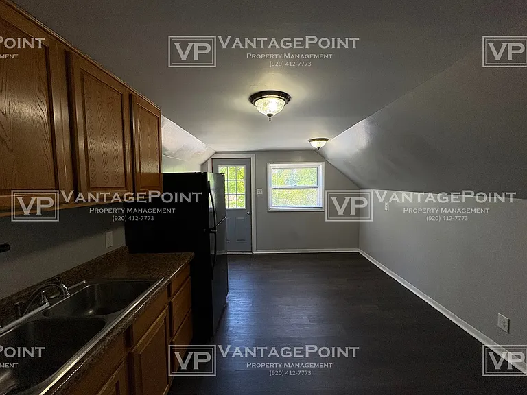 945 Velp Ave — Photo 4