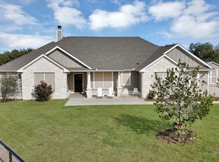 1039 Northern Oaks Ct, Springtown, TX 76082