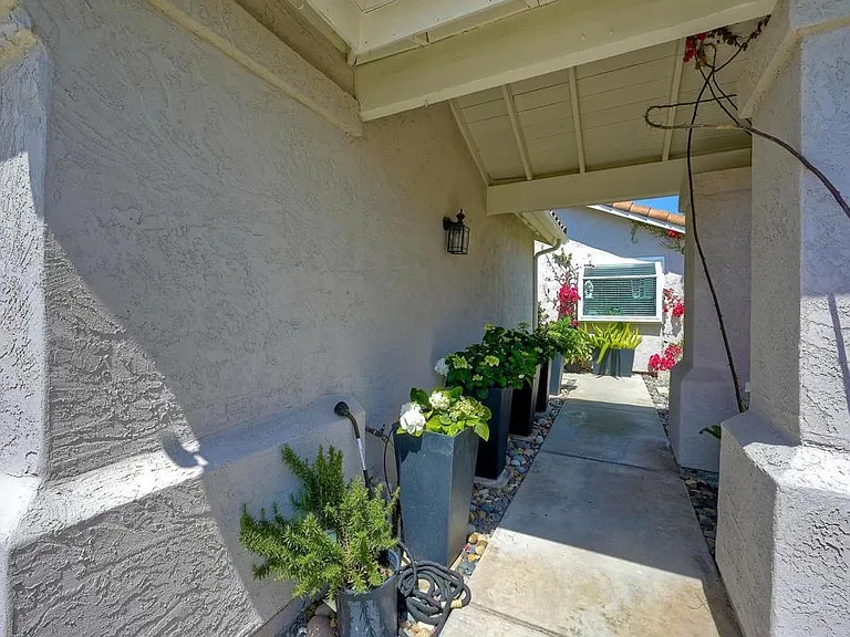 3730 Via Del Rancho — Photo 2