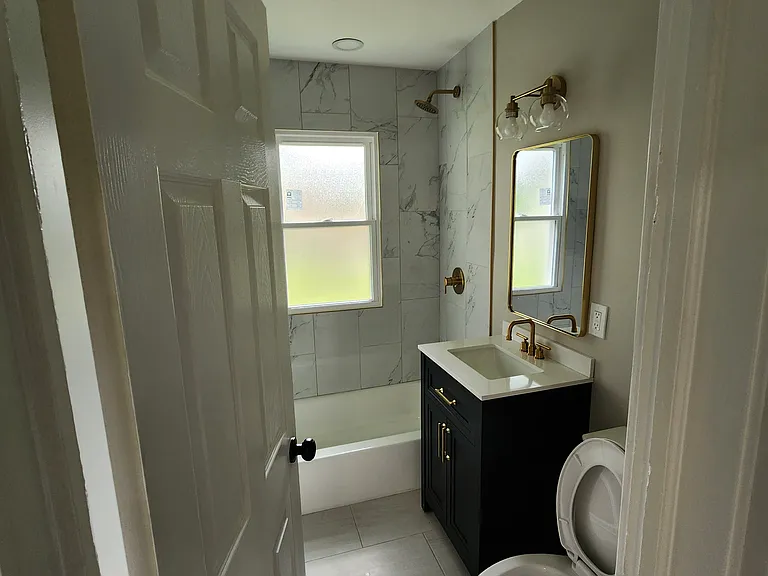 190 7th Pl — Photo 9