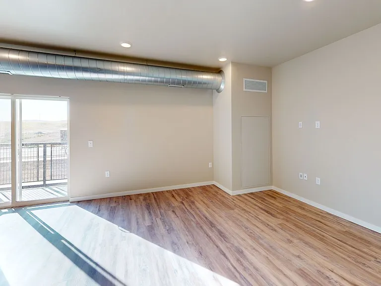 10Bedrock Apartments — Photo 44