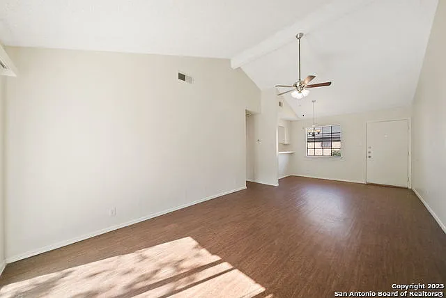 206 Bexar Dr — Photo 7