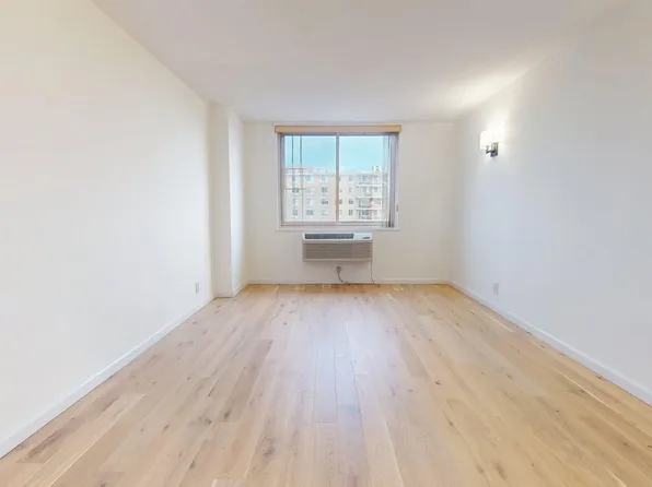 118-17 Union Turnpike image 20 of 49