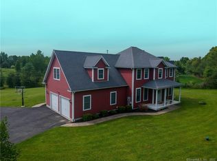 432 Quassapaug Road, Woodbury, CT 06798