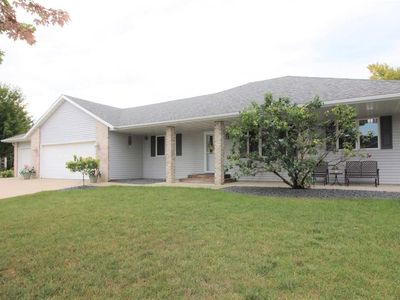 106 Foxborough Ln, Eagle Lake, MN, 56024