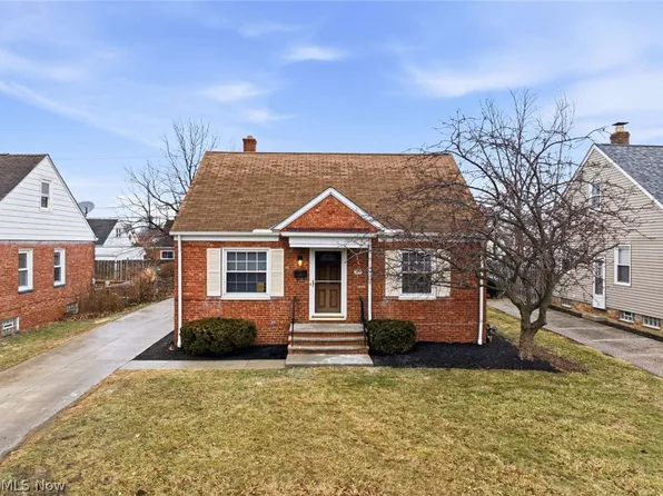 325 E 327th St, Willowick, OH 44095