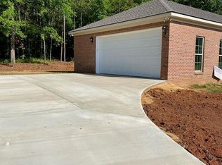 19 Idlewood Cir, Hawkinsville, GA 31036