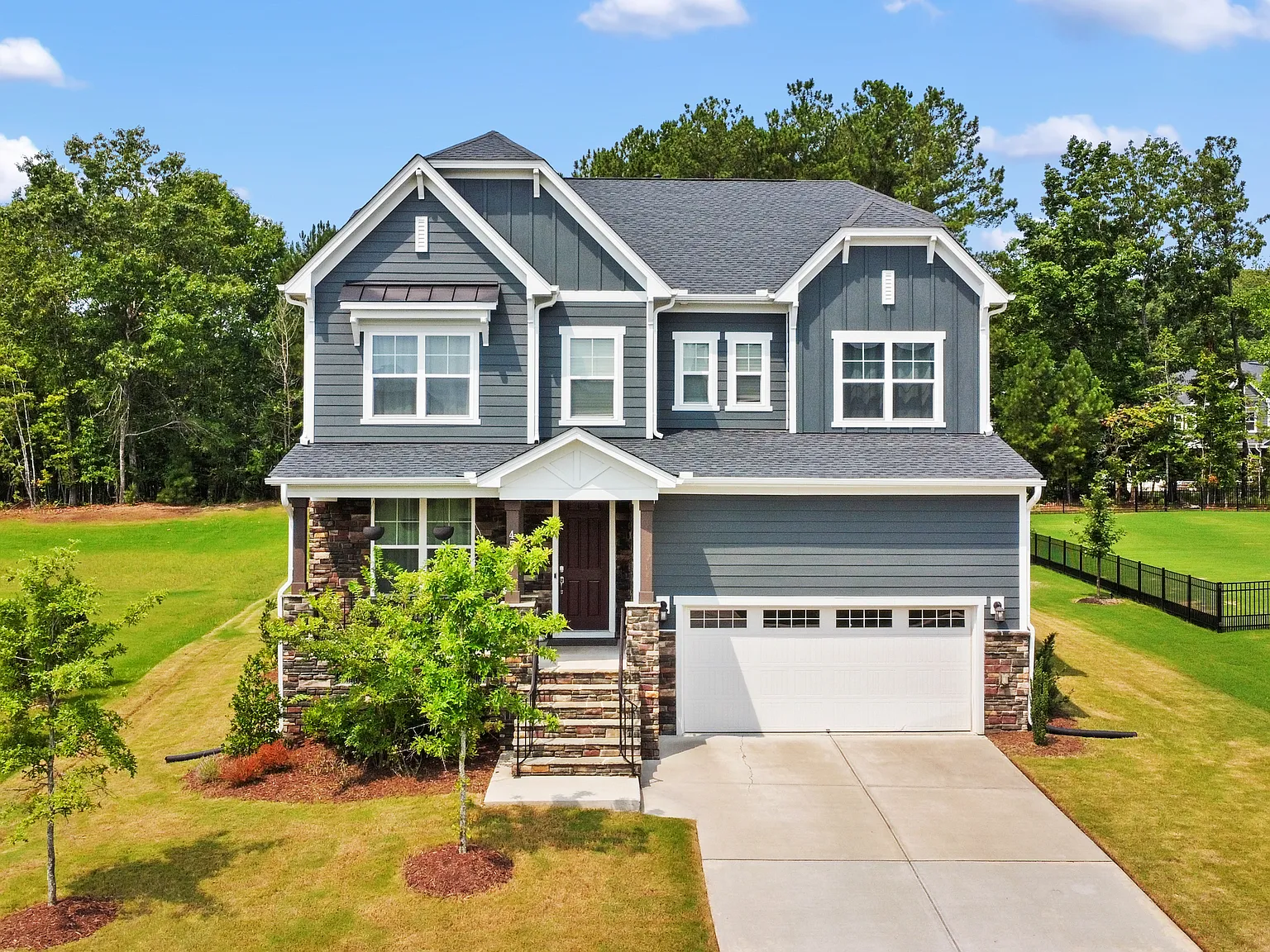 5 bed, 3551 sqft, $3,880 — Photo 1