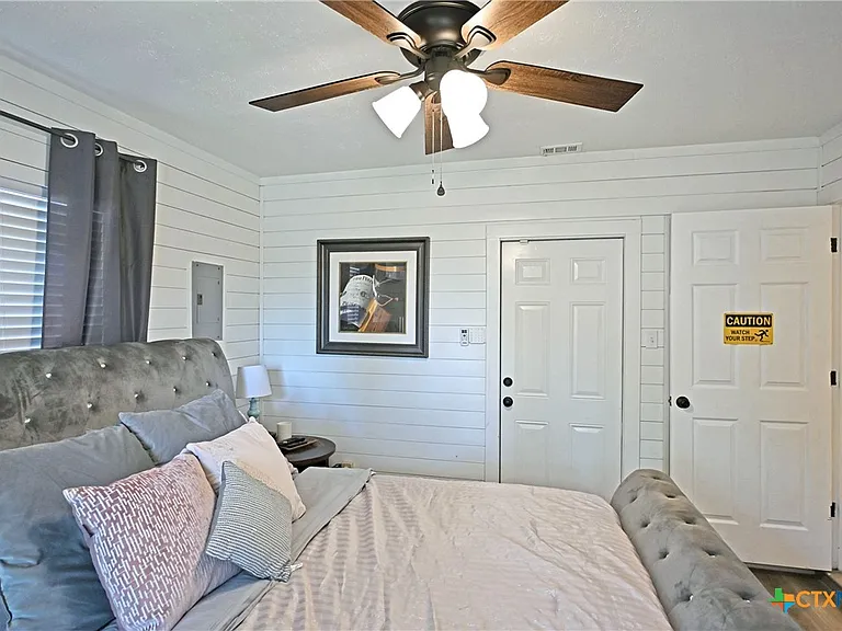 553 Scenic Dr — Photo 15