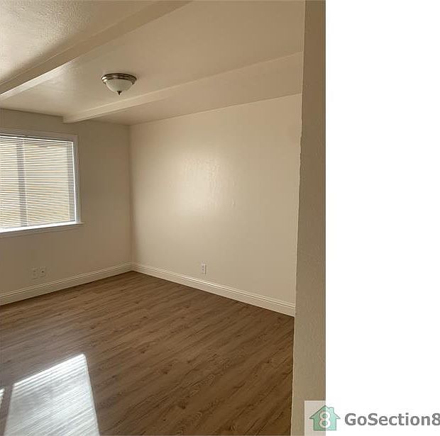2nd image of 647 17th St #C