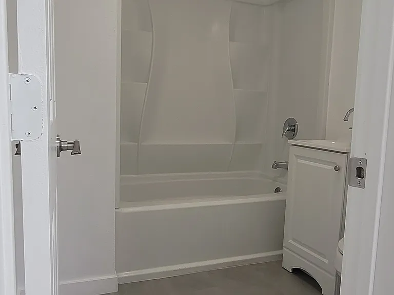 1130 Hollister St — Photo 5