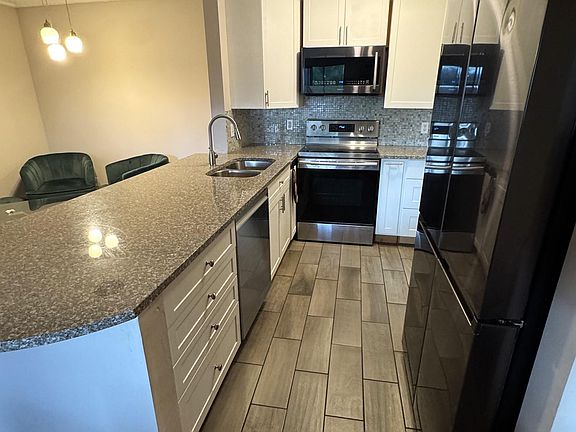 5th image of 10511 Cedar Lake Rd APT 503