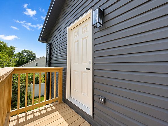 5th image of 105 Watson Ave #B