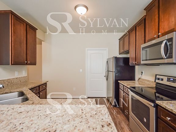 5th image of 1347 Bass Ln