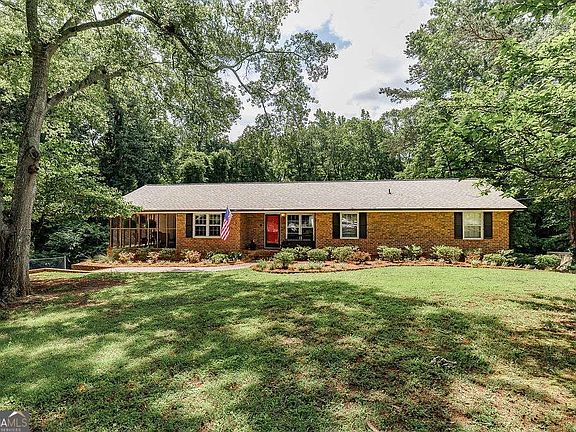 3rd image of 226 Baker St