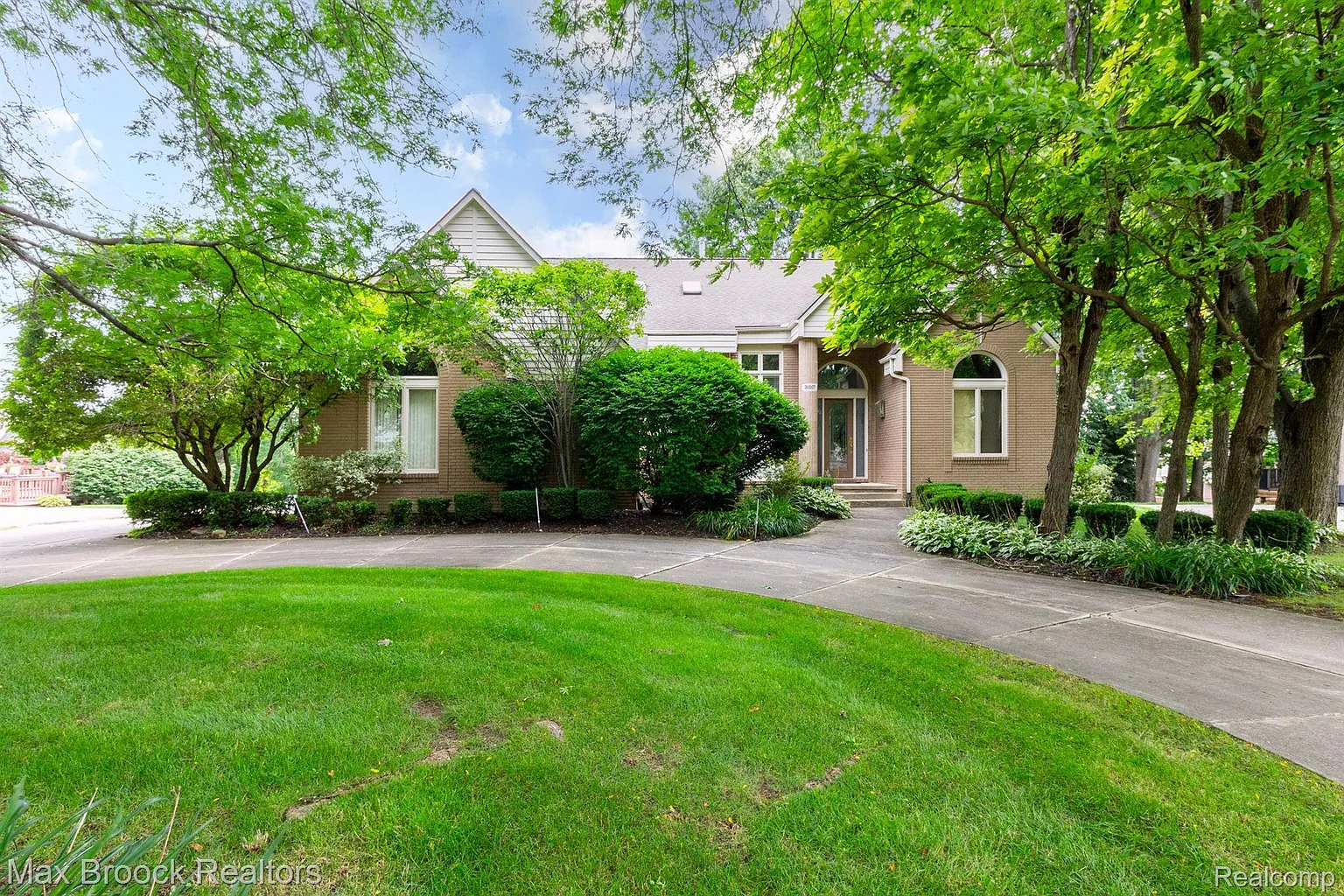 30507 Fox Club Dr photo 1