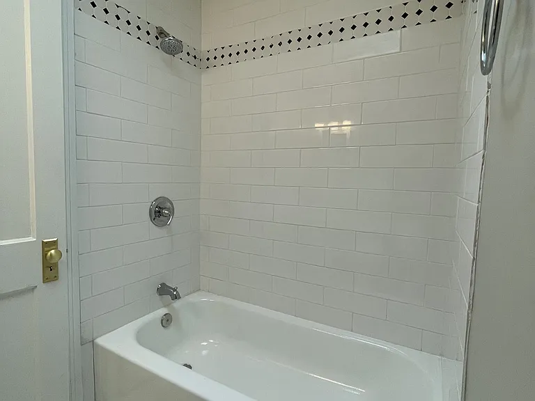 2644 W Lafayette Ave — Photo 18